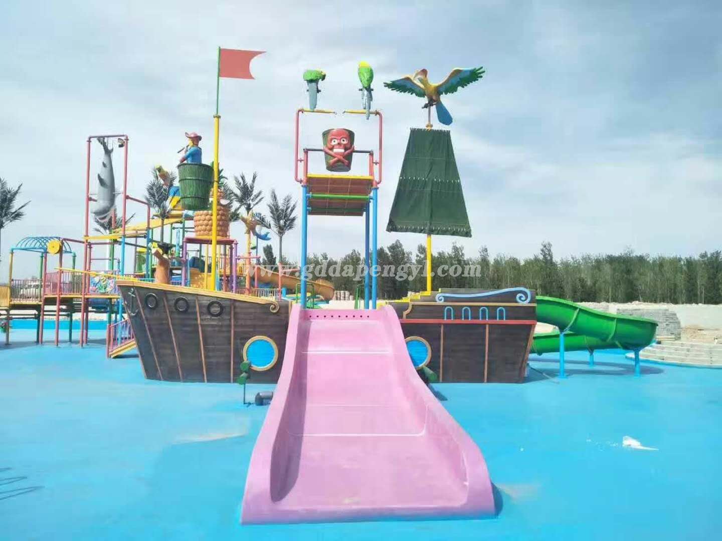 Medium-sized pirate ship water park slide